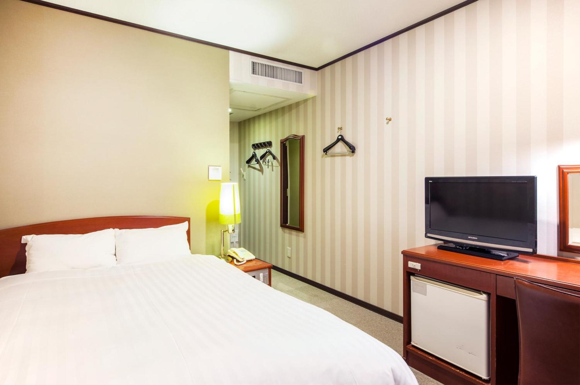Tsukubanoyu Urban Hotel Екстер'єр фото